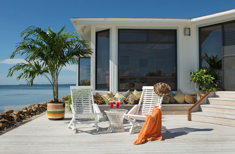 Royal Belize Hotel Thatch Caye Exterior photo
