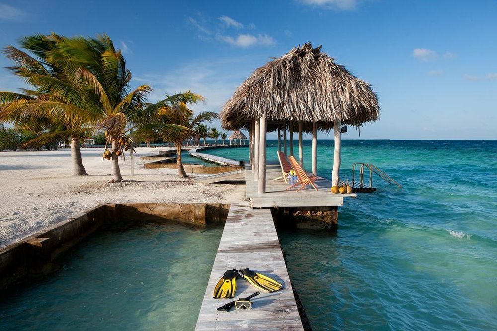 Royal Belize Hotel Thatch Caye Exterior photo